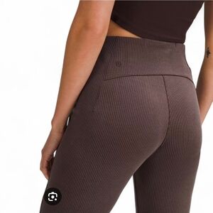 NWOT LULULEMON Ribbed Softstreme Zip-Leg High-Rise Cropped Pant 25" - Size 10